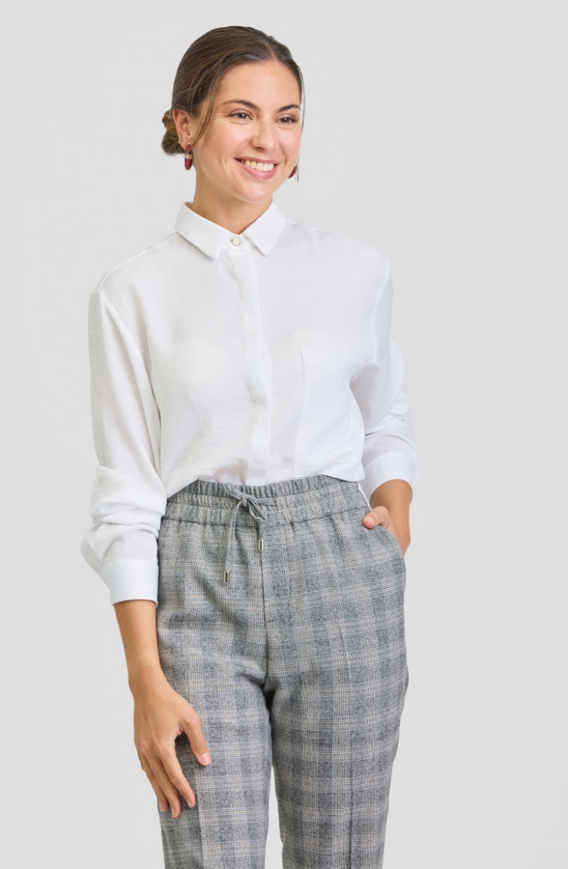 Chemisier fluide réceptionniste d'hôtel LOOMA coupe loose