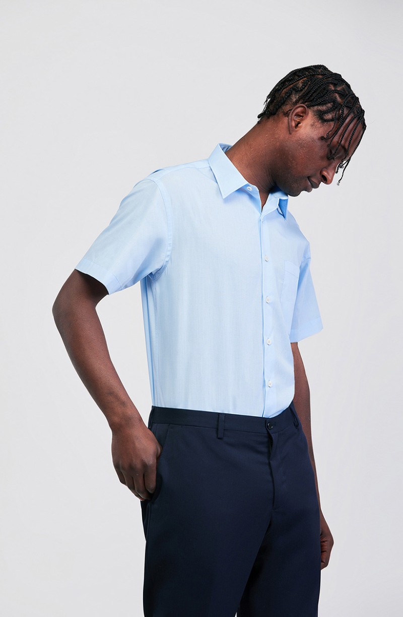 Chemise de service manches courtes bleu ciel