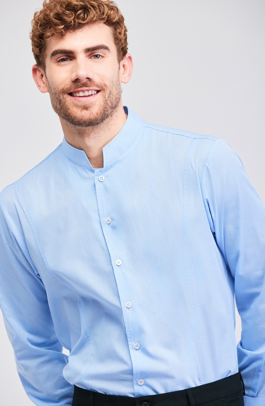 Chemise col mao portier d'hôtel